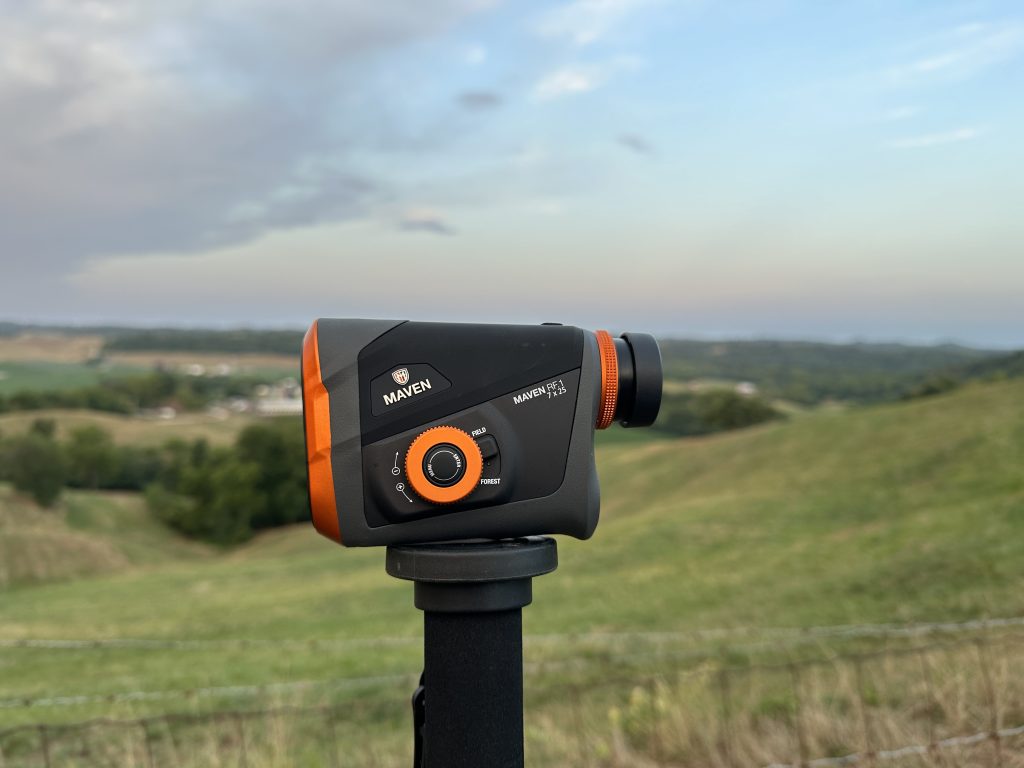 how far will the maven rf.1 measure yardage